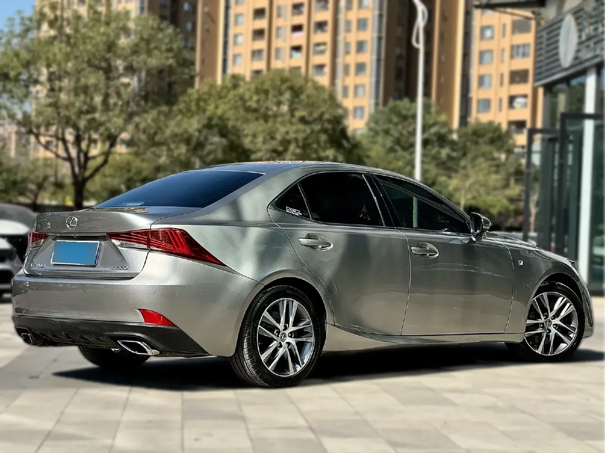 2017 Lexus IS 2.0T 245HP L4 8AT,autocango,china used car exporter,china ev exporter,chinese used car exporter,chinese used ev exporter