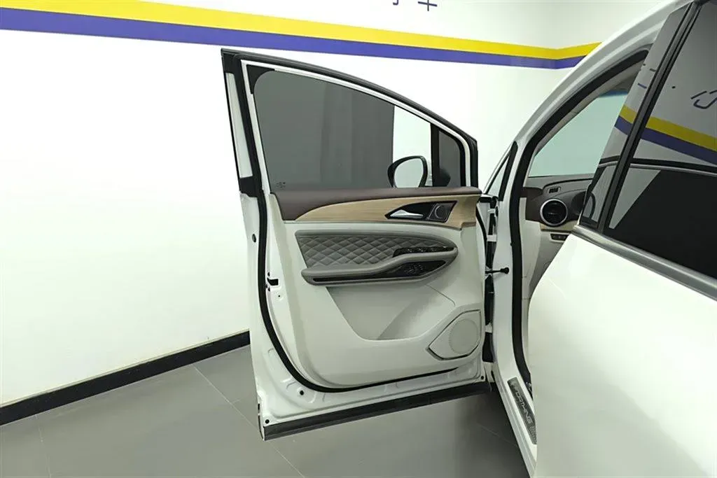 2022 DongFeng Forthing Yacht 1.5T 197HP L4 7DCT,autocango,china used car exporter,china ev exporter,chinese used car exporter,chinese used ev exporter