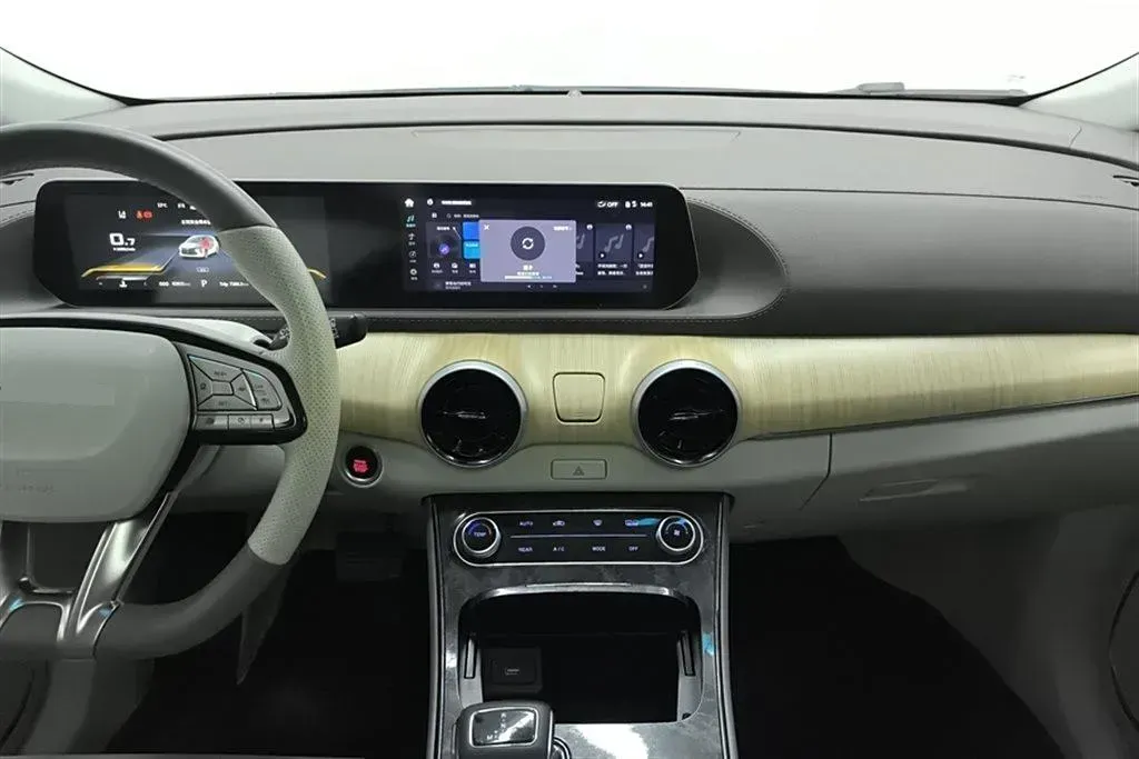 2022 DongFeng Forthing Yacht 1.5T 197HP L4 7DCT,autocango,china used car exporter,china ev exporter,chinese used car exporter,chinese used ev exporter