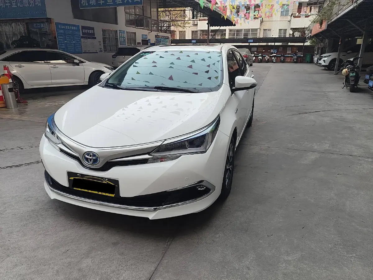 2016 Toyota Corolla 1.8L 99HP L4 E-CVT Hybrid
