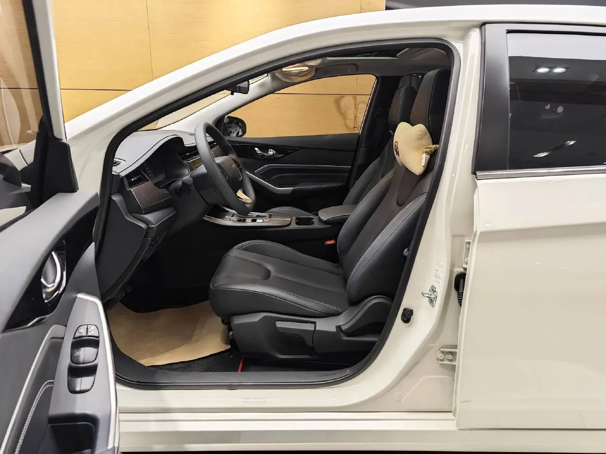 2021 Venucia D60 1.6L 122HP L4 CVT,autocango,china used car exporter,china ev exporter,chinese used car exporter,chinese used ev exporter