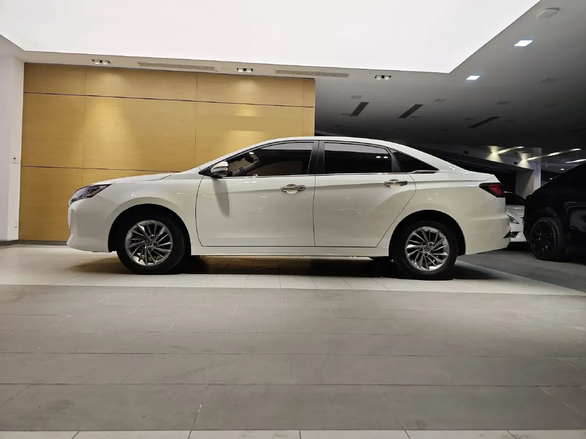 2021 Venucia D60 1.6L 122HP L4 CVT,autocango,china used car exporter,china ev exporter,chinese used car exporter,chinese used ev exporter