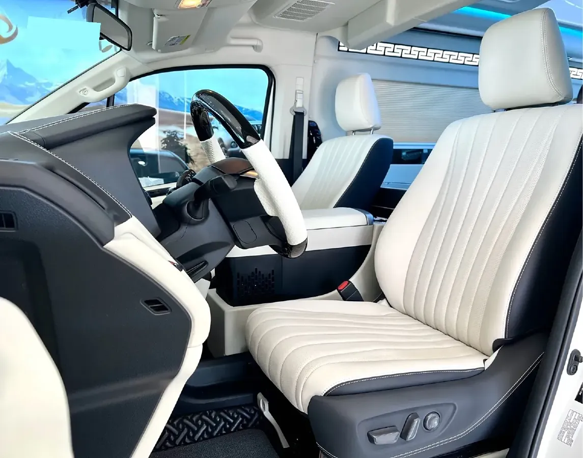 2011 Toyota Hiace 2.7L 154HP L4 5MT,autocango,china used car exporter,china ev exporter,chinese used car exporter,chinese used ev exporter