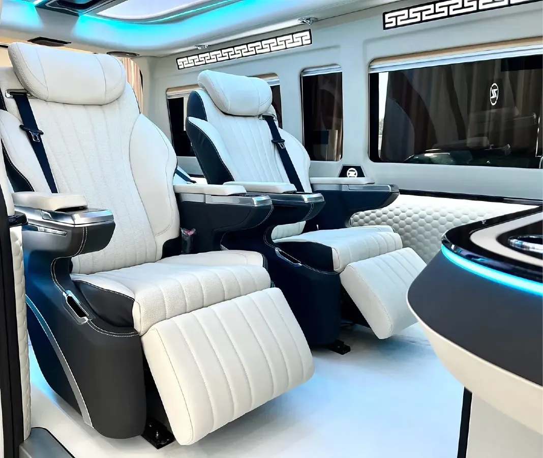 2011 Toyota Hiace 2.7L 154HP L4 5MT,autocango,china used car exporter,china ev exporter,chinese used car exporter,chinese used ev exporter