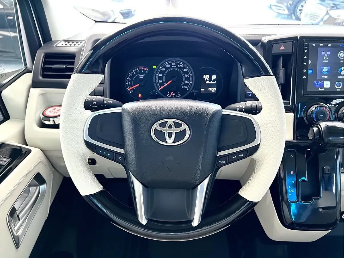 2011 Toyota Hiace 2.7L 154HP L4 5MT,autocango,china used car exporter,china ev exporter,chinese used car exporter,chinese used ev exporter