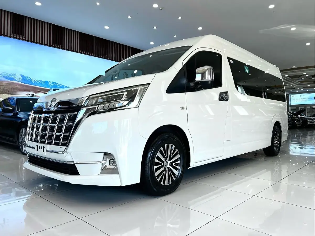2011 Toyota Hiace 2.7L 154HP L4 5MT
