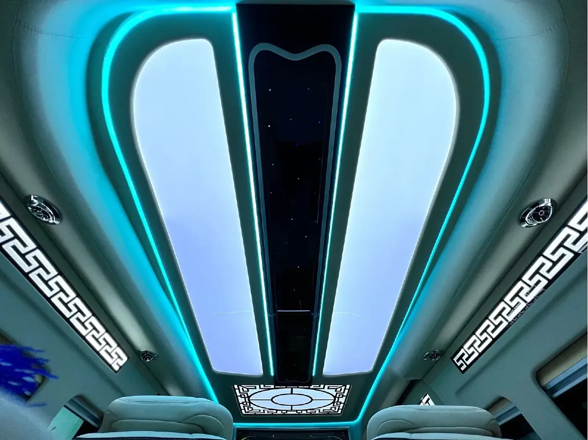 2011 Toyota Hiace 2.7L 154HP L4 5MT,autocango,china used car exporter,china ev exporter,chinese used car exporter,chinese used ev exporter