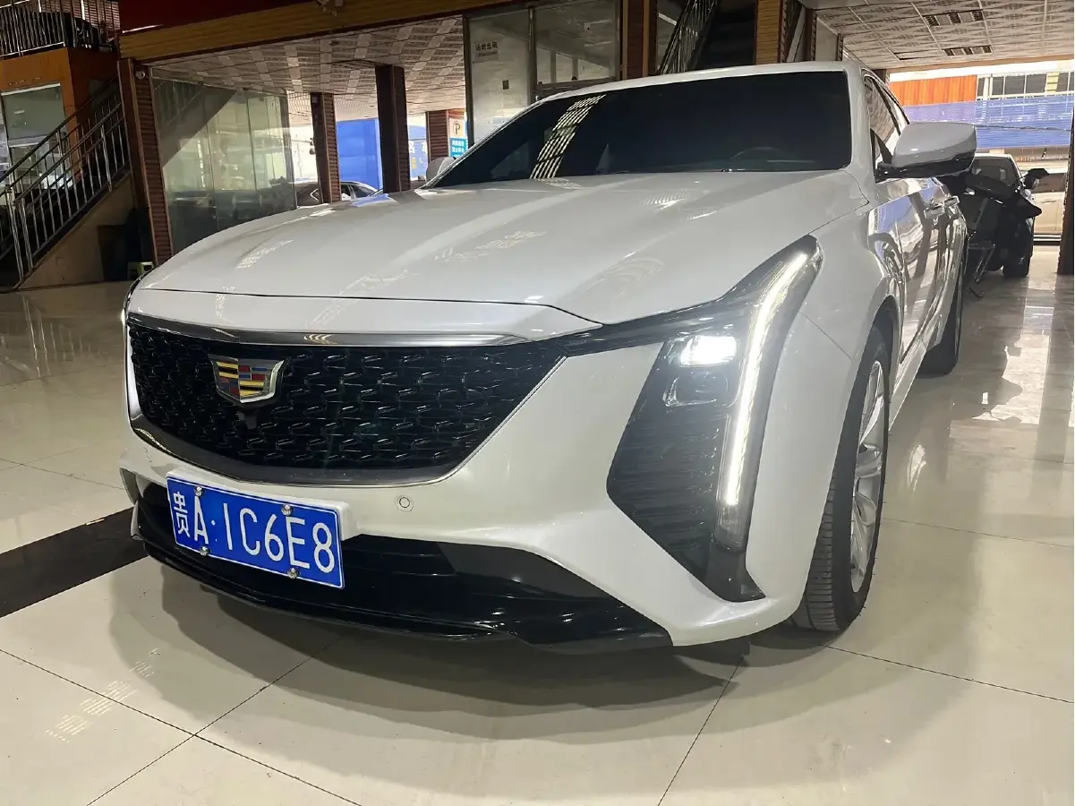 2024 Cadillac CT5 2.0T 237HP L4 10AT