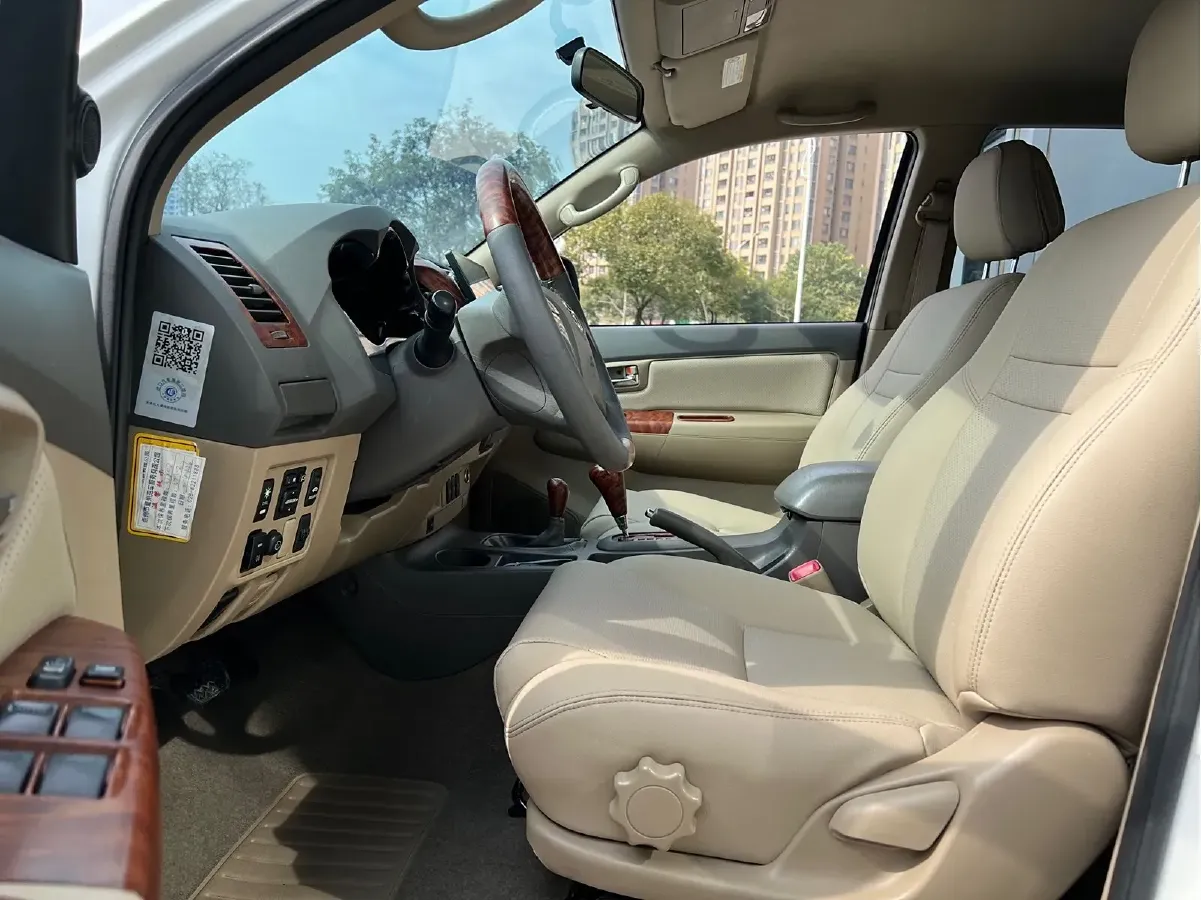 2015 Toyota Fortuner 2.7L 159HP L4 4AT,autocango,china used car exporter,china ev exporter,chinese used car exporter,chinese used ev exporter