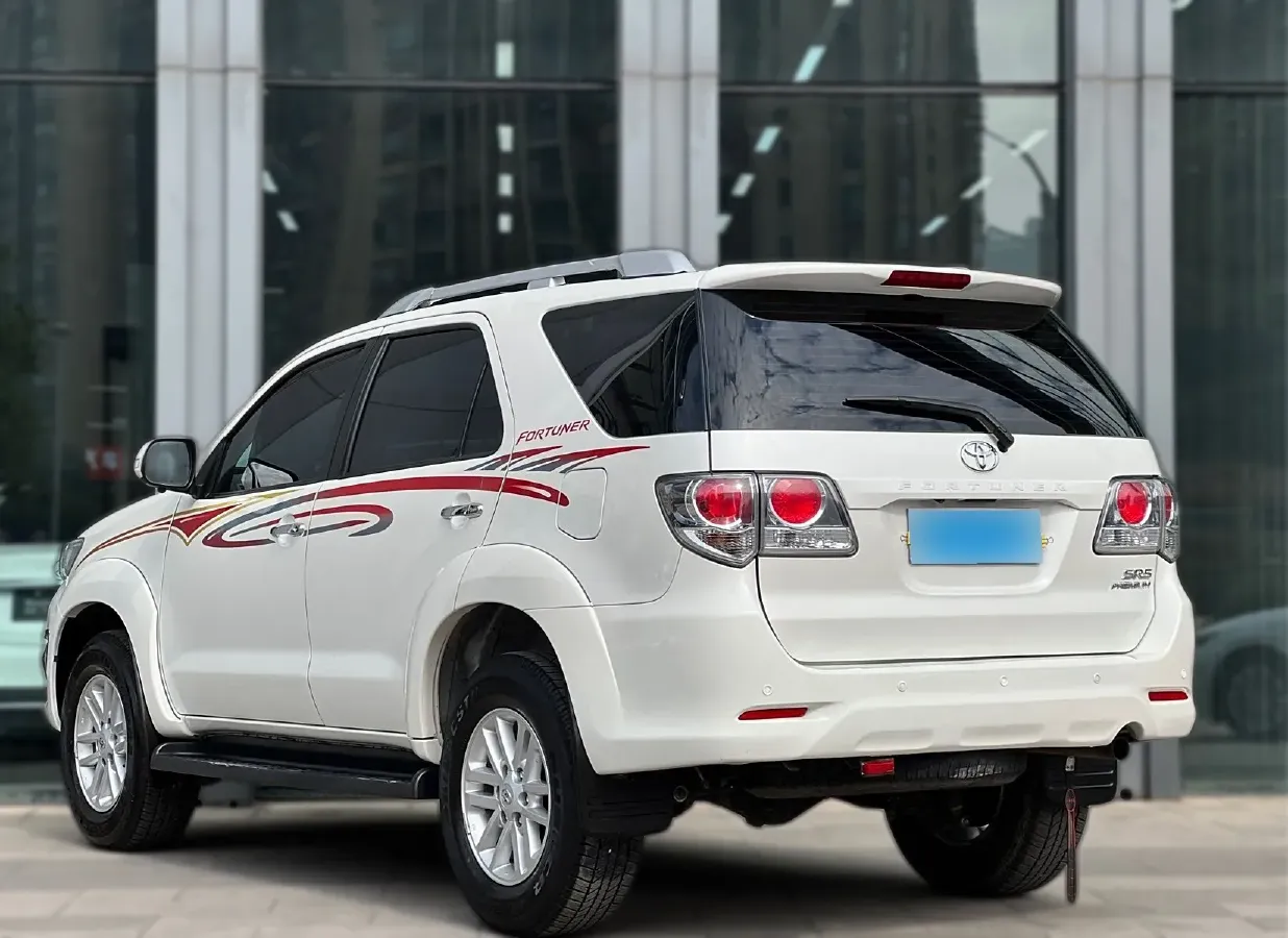 2015 Toyota Fortuner 2.7L 159HP L4 4AT,autocango,china used car exporter,china ev exporter,chinese used car exporter,chinese used ev exporter