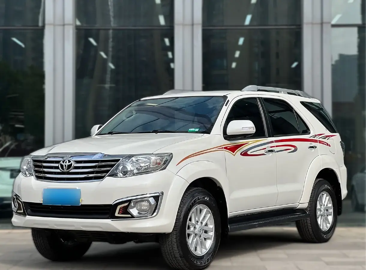 2015 Toyota Fortuner 2.7L 159HP L4 4AT