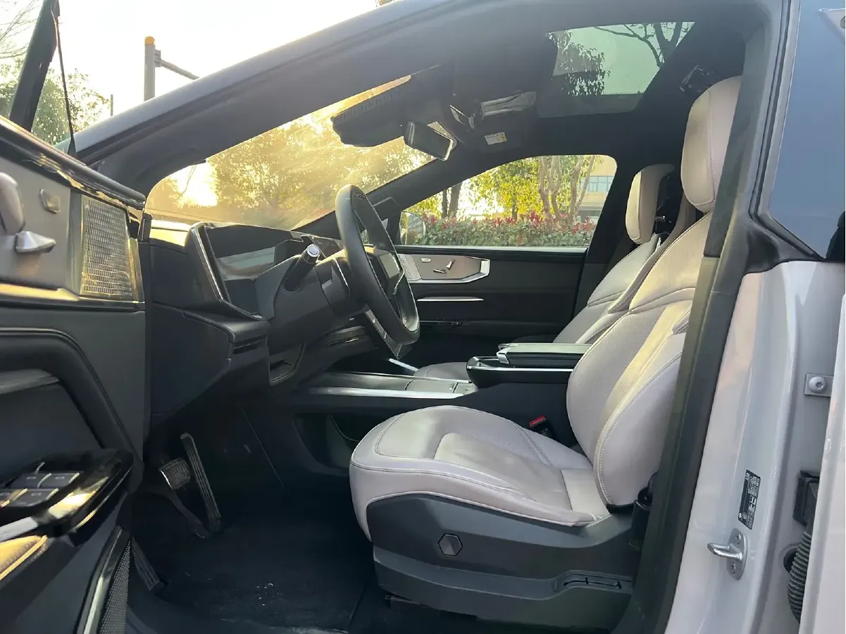 2023 HiPhi Y BEV 76.6KWH,autocango,china used car exporter,china ev exporter,chinese used car exporter,chinese used ev exporter