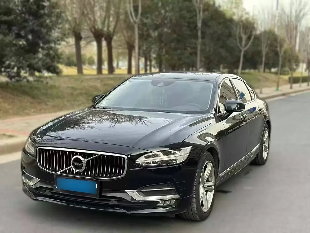 2019 Volvo S90 2.0T 254HP L4 8AT