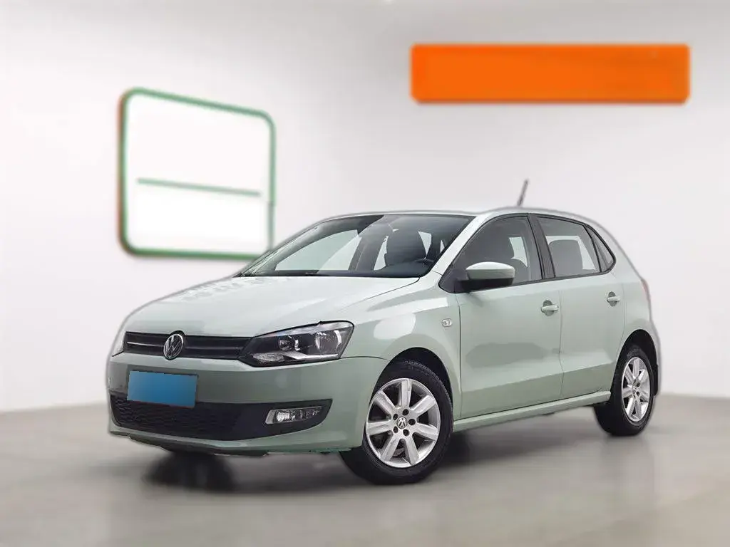 2013 Volkswagen Polo 1.6L 105HP L4 6AT