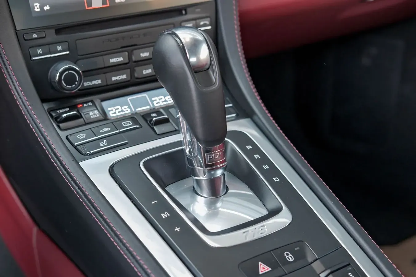 2018 Porsche 718 2.0T 250HP H4 7DCT,autocango,china used car exporter,china ev exporter,chinese used car exporter,chinese used ev exporter