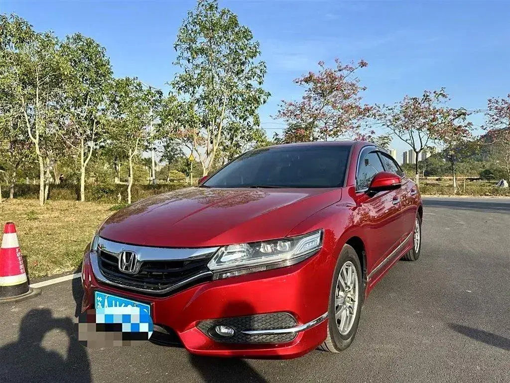2015 Honda Spirior 2.0L 155HP L4 CVT