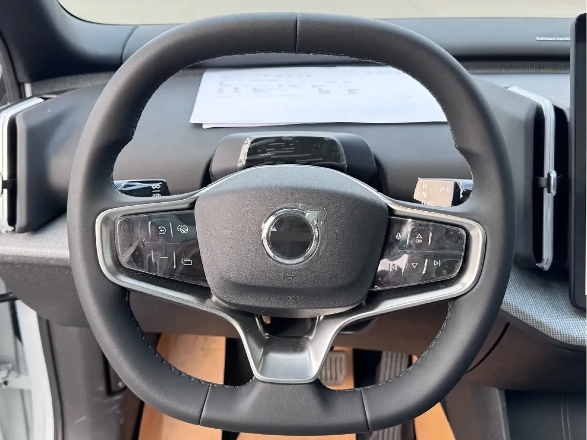 2025 Volvo EX30 BEV 66KWH,autocango,china used car exporter,china ev exporter,chinese used car exporter,chinese used ev exporter