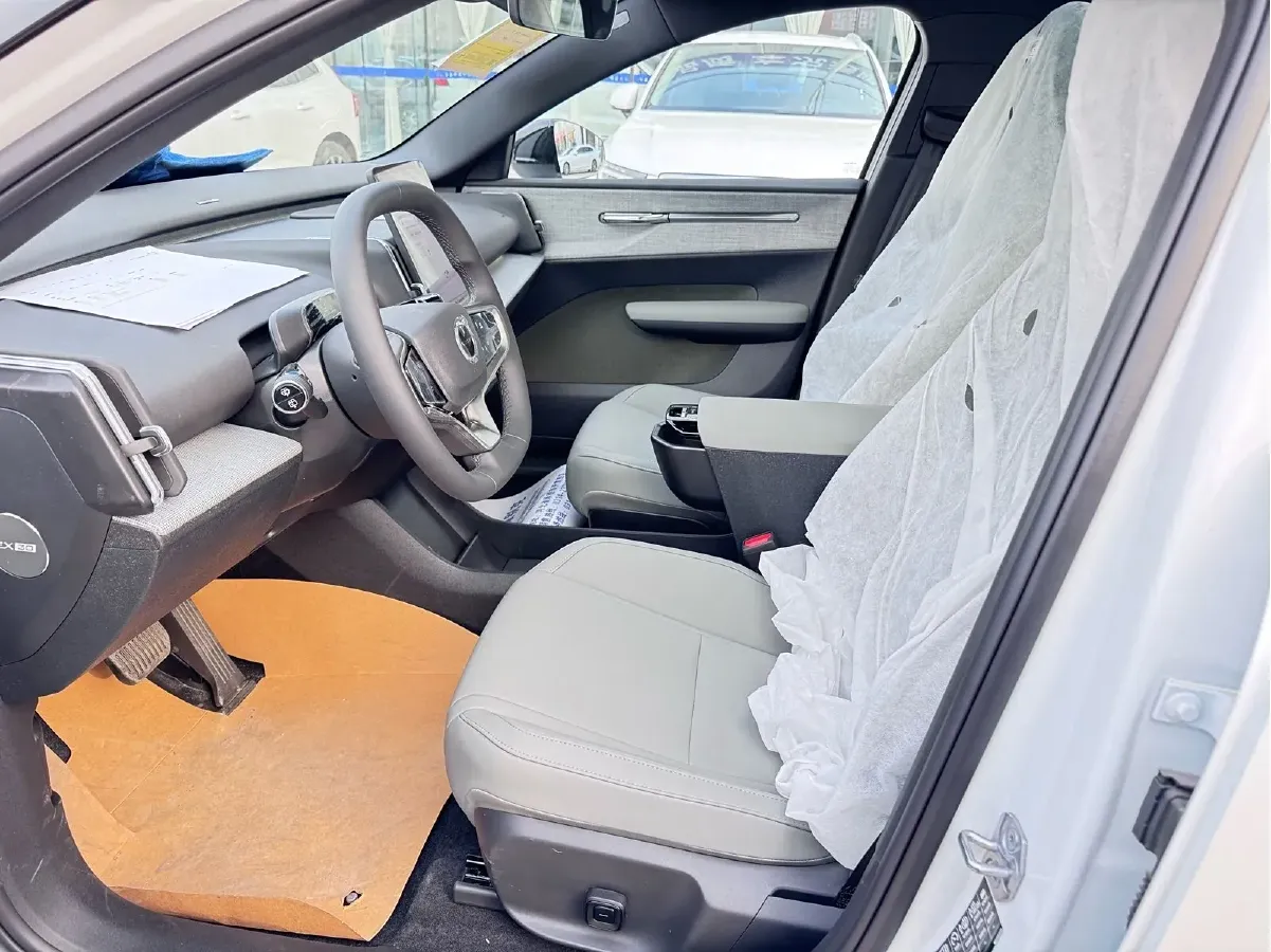 2025 Volvo EX30 BEV 66KWH,autocango,china used car exporter,china ev exporter,chinese used car exporter,chinese used ev exporter