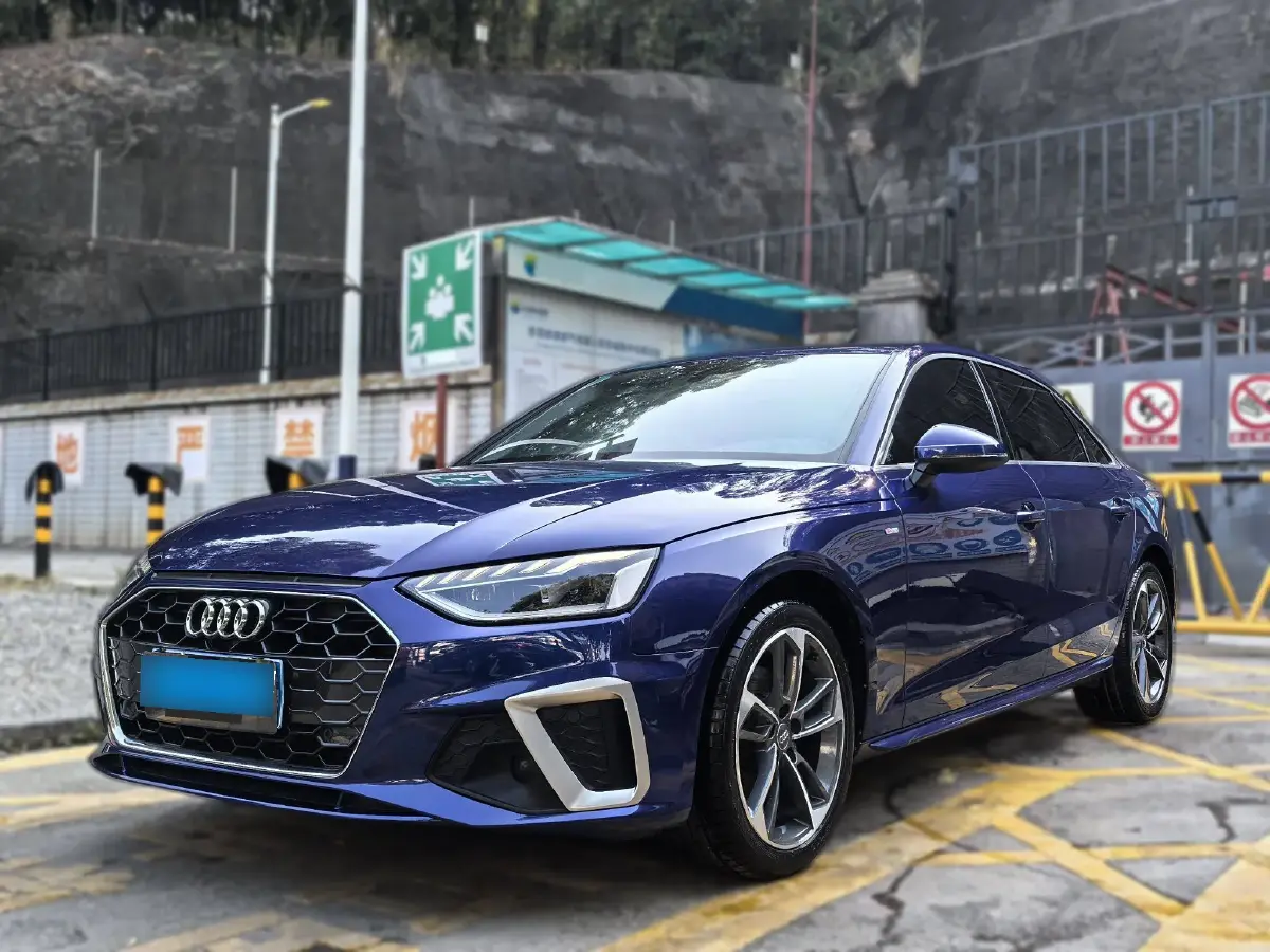 2020 Audi A4L 2.0T 190HP L4 7DCT