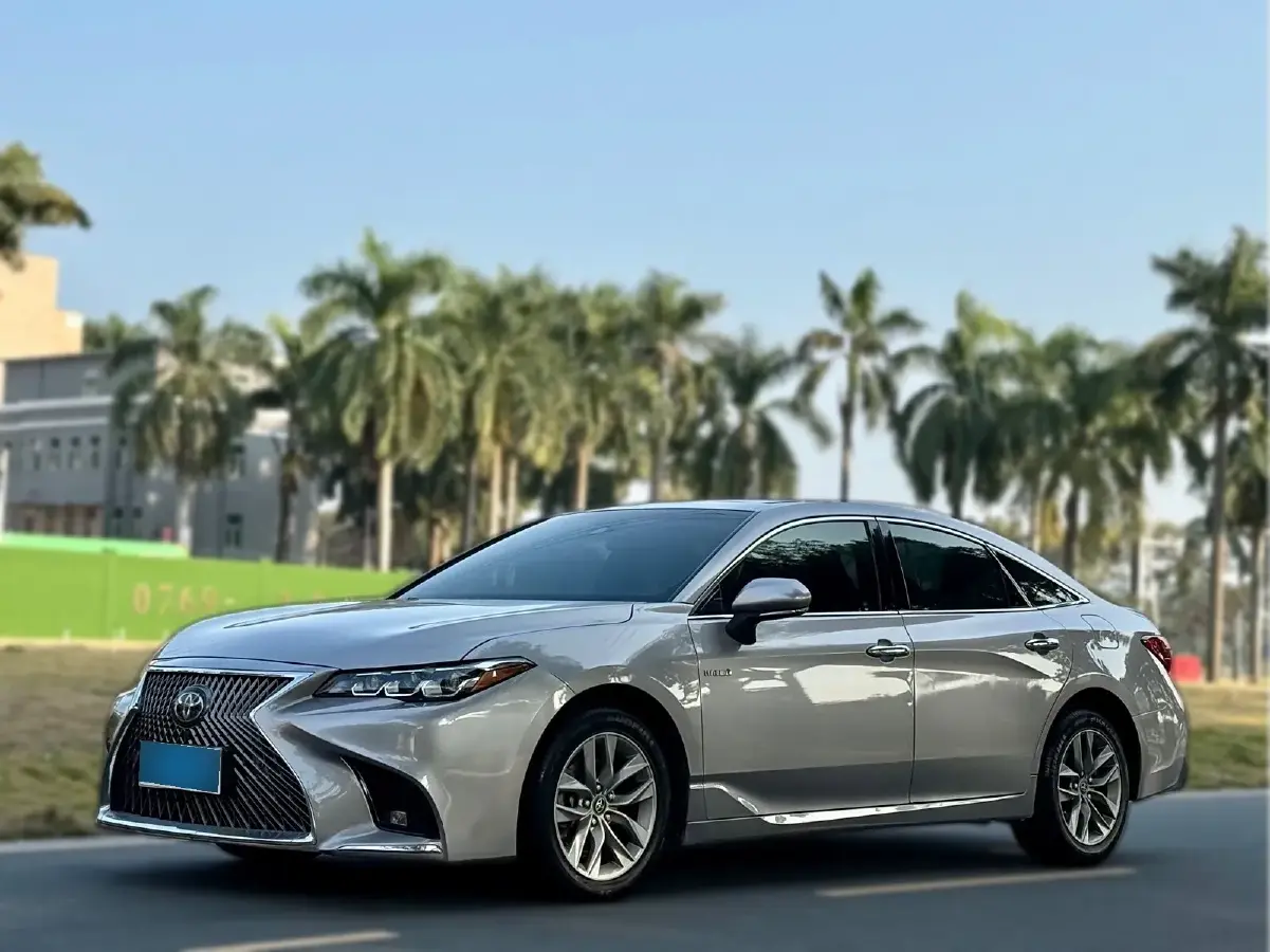 2019 Toyota Avalon 2.5L 178HP L4 E-CVT Hybrid