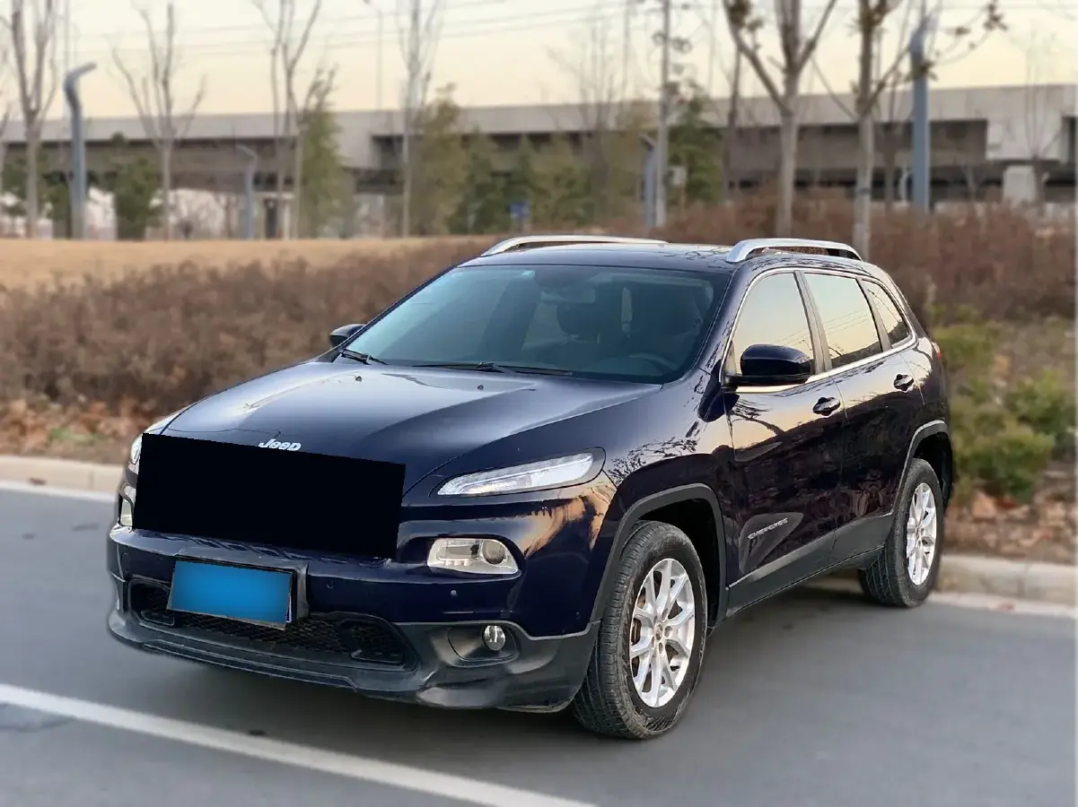 2016 Jeep Cherokee 2.0L 155HP L4 9AT