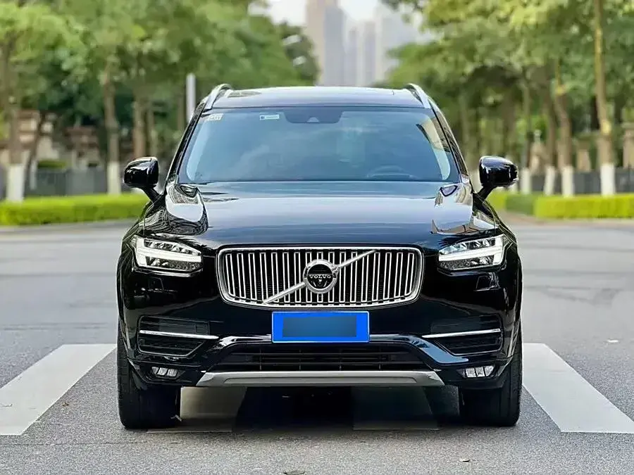 2019 Volvo XC90 2.0T 320HP L4 8AT