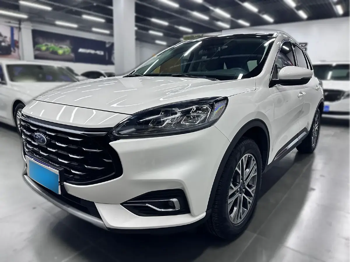 2020 Ford Escape 2.0T 248HP L4 8AT