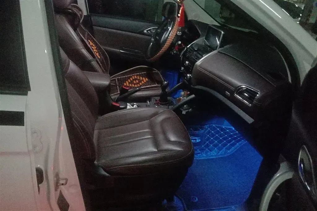 2017 BiSu T5 1.5T 150HP L4 6MT,autocango,china used car exporter,china ev exporter,chinese used car exporter,chinese used ev exporter