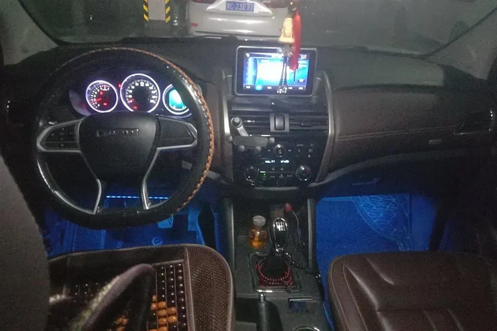 2017 BiSu T5 1.5T 150HP L4 6MT,autocango,china used car exporter,china ev exporter,chinese used car exporter,chinese used ev exporter