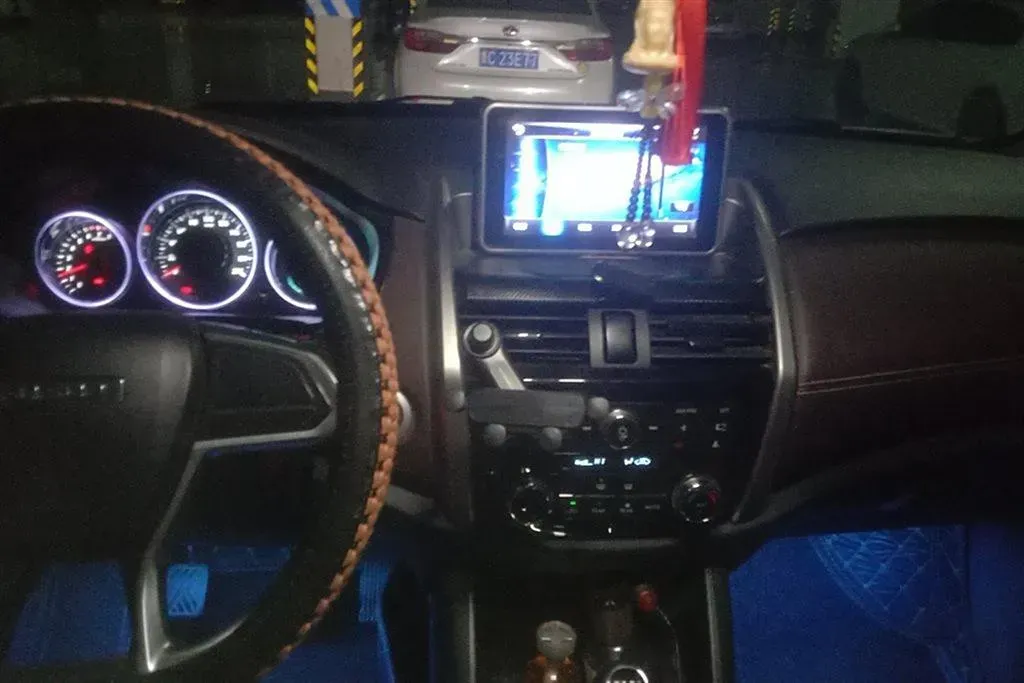 2017 BiSu T5 1.5T 150HP L4 6MT,autocango,china used car exporter,china ev exporter,chinese used car exporter,chinese used ev exporter