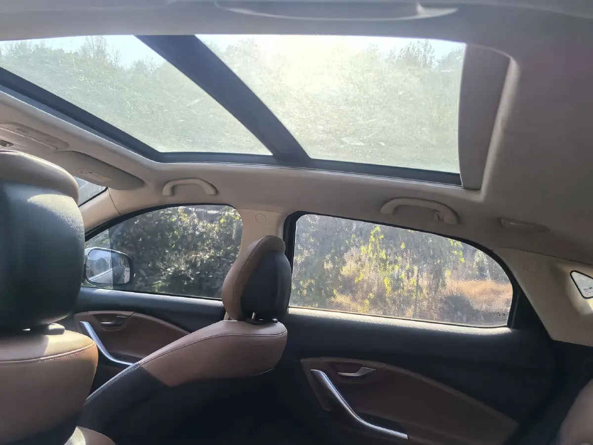 2015 Soueast DX7 1.5T 156HP L4 6MT,autocango,china used car exporter,china ev exporter,chinese used car exporter,chinese used ev exporter