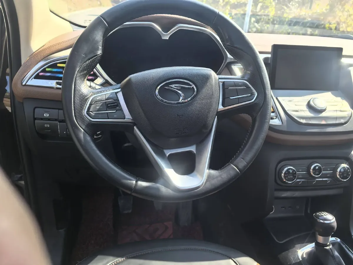 2015 Soueast DX7 1.5T 156HP L4 6MT,autocango,china used car exporter,china ev exporter,chinese used car exporter,chinese used ev exporter