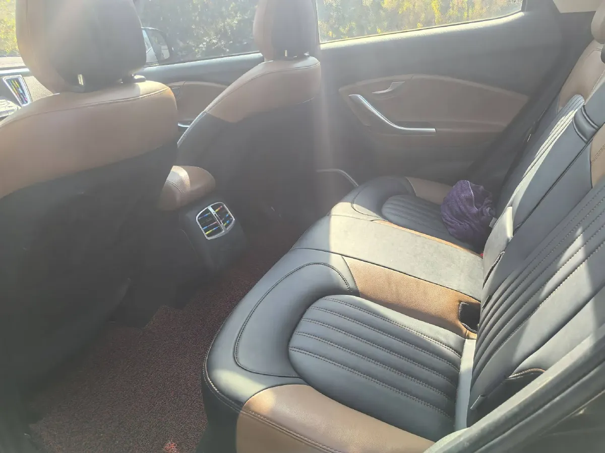 2015 Soueast DX7 1.5T 156HP L4 6MT,autocango,china used car exporter,china ev exporter,chinese used car exporter,chinese used ev exporter