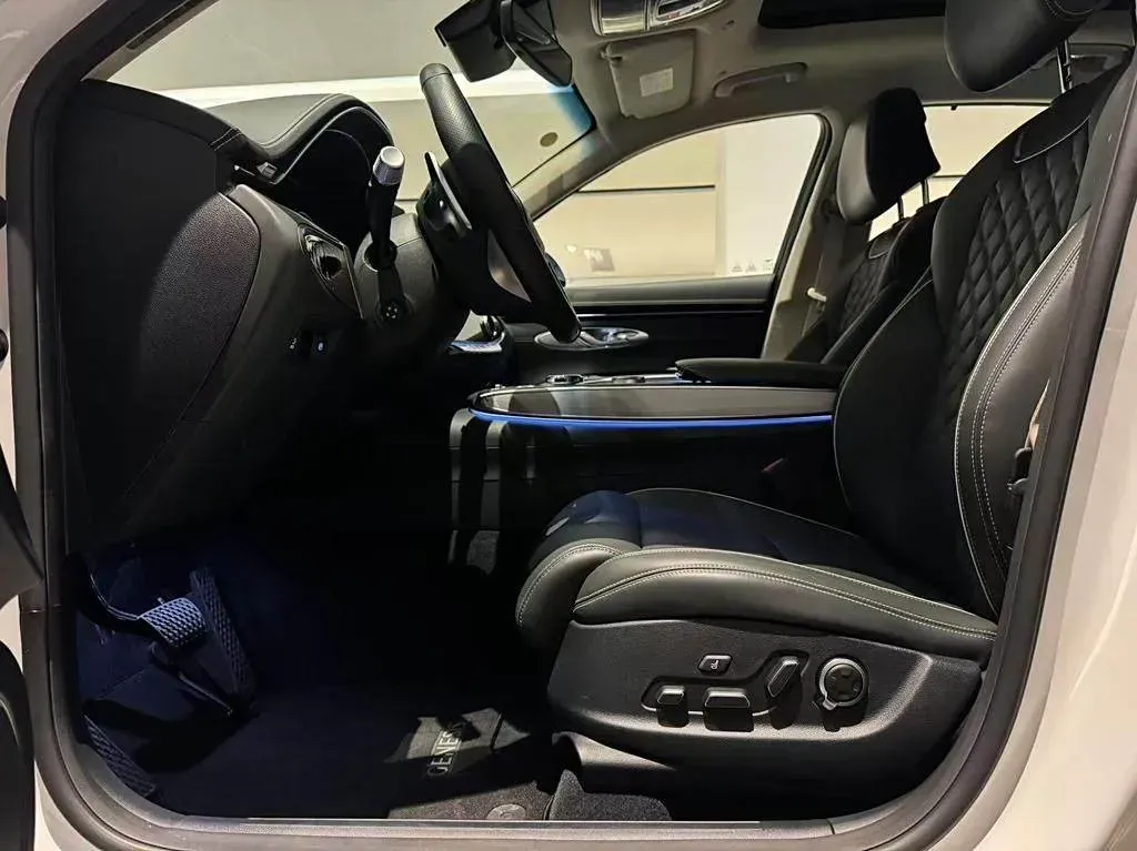 2023 Genesis GV70 BEV 76.4KWH,autocango,china used car exporter,china ev exporter,chinese used car exporter,chinese used ev exporter