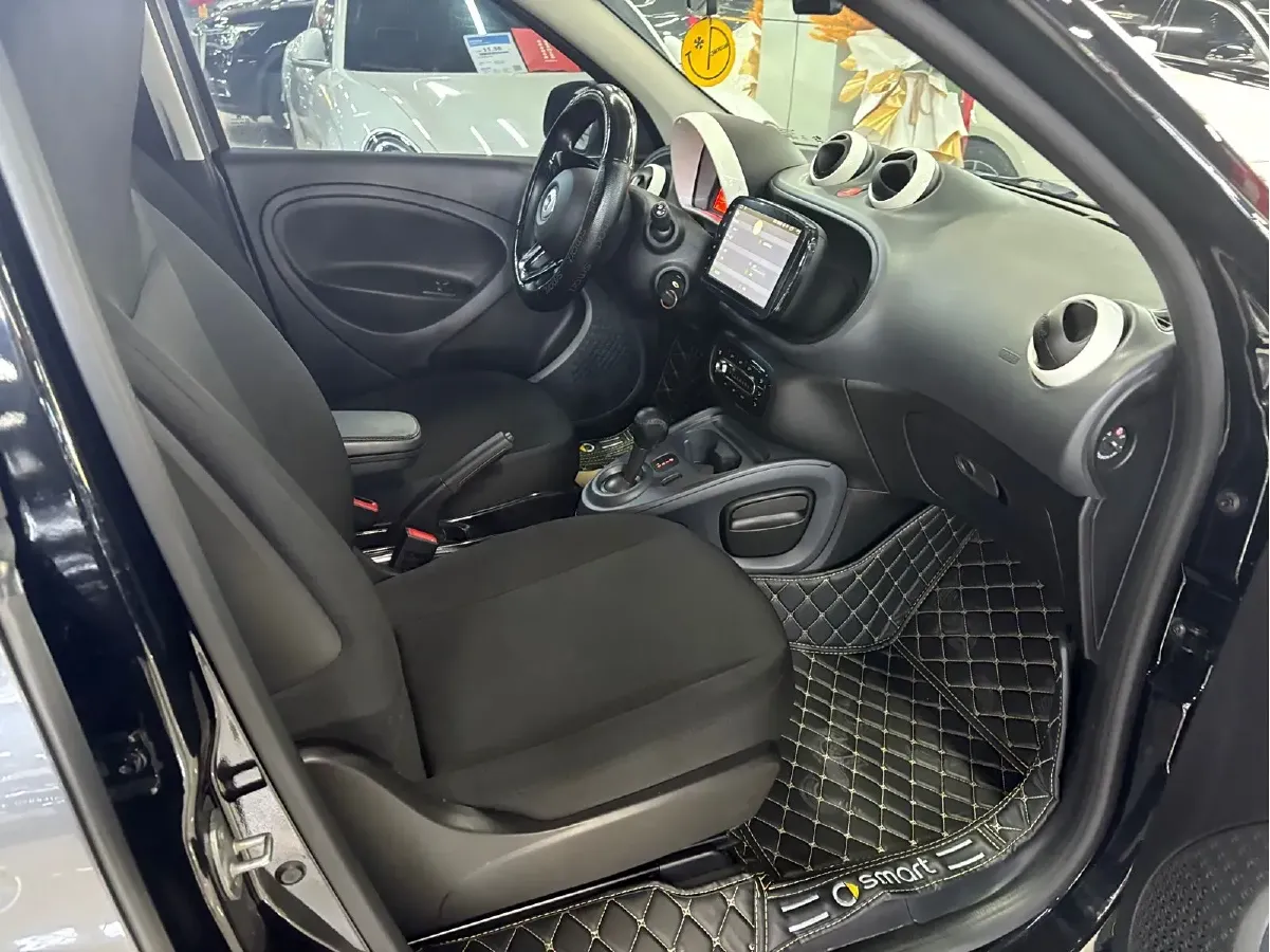 2018 Smart smart forfour 1.0L 71HP L3 6DCT,autocango,china used car exporter,china ev exporter,chinese used car exporter,chinese used ev exporter