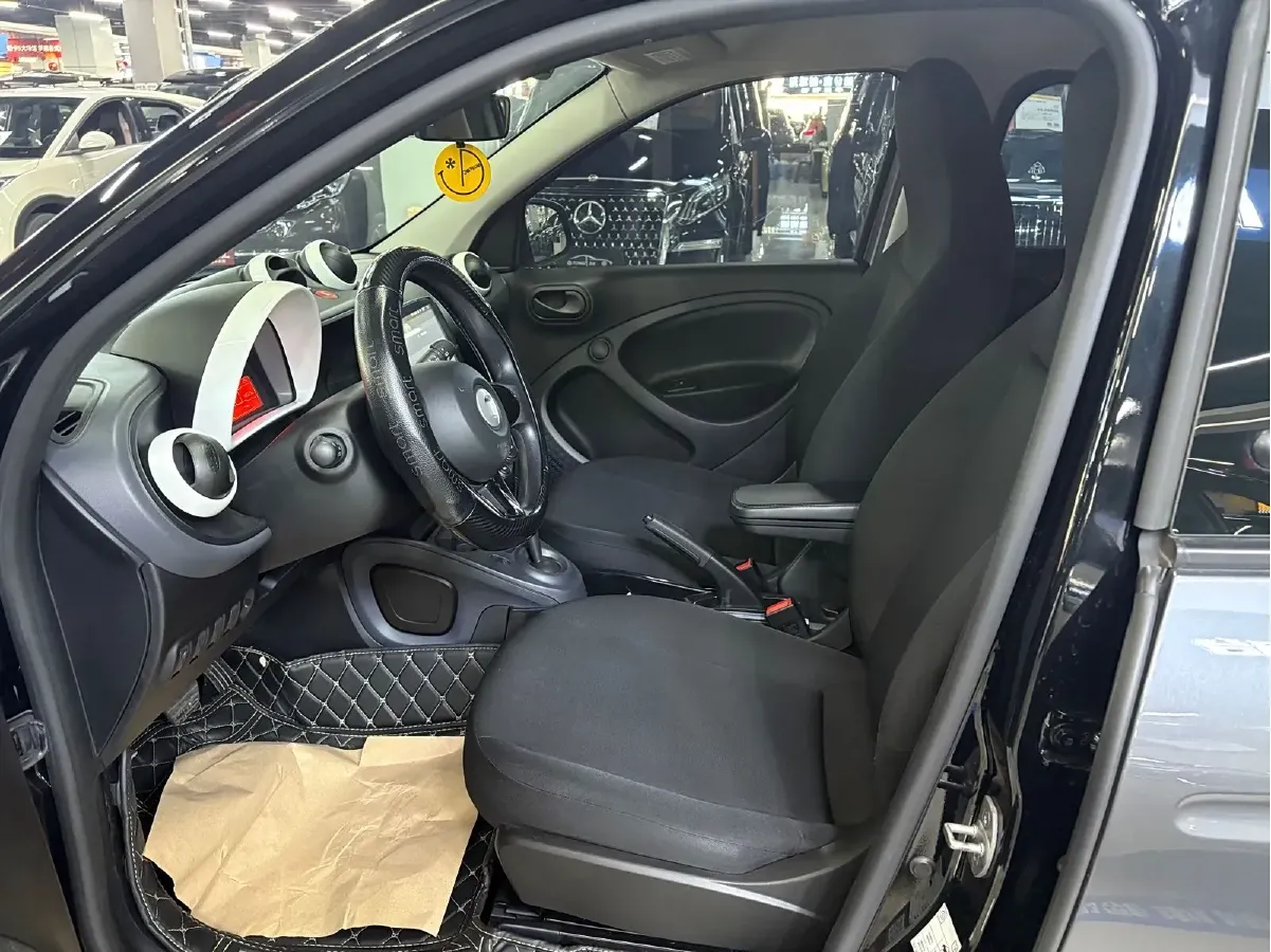 2018 Smart smart forfour 1.0L 71HP L3 6DCT,autocango,china used car exporter,china ev exporter,chinese used car exporter,chinese used ev exporter