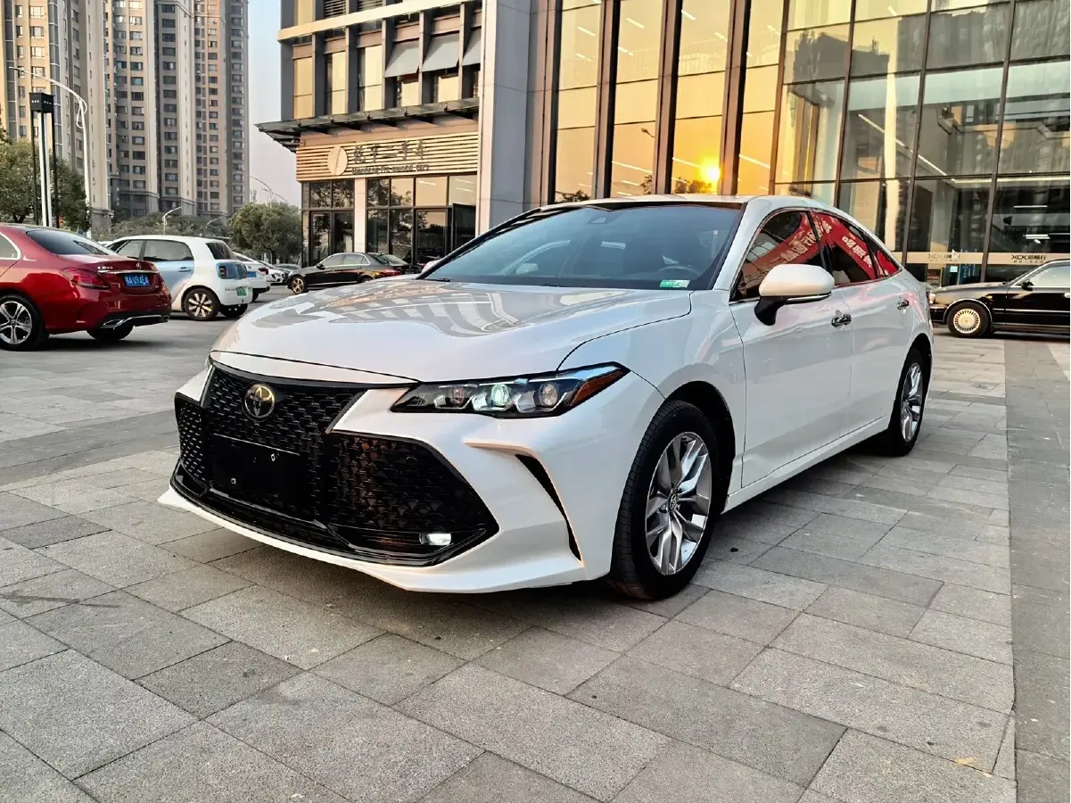 2019 Toyota Avalon 2.0L 178HP L4 CVT