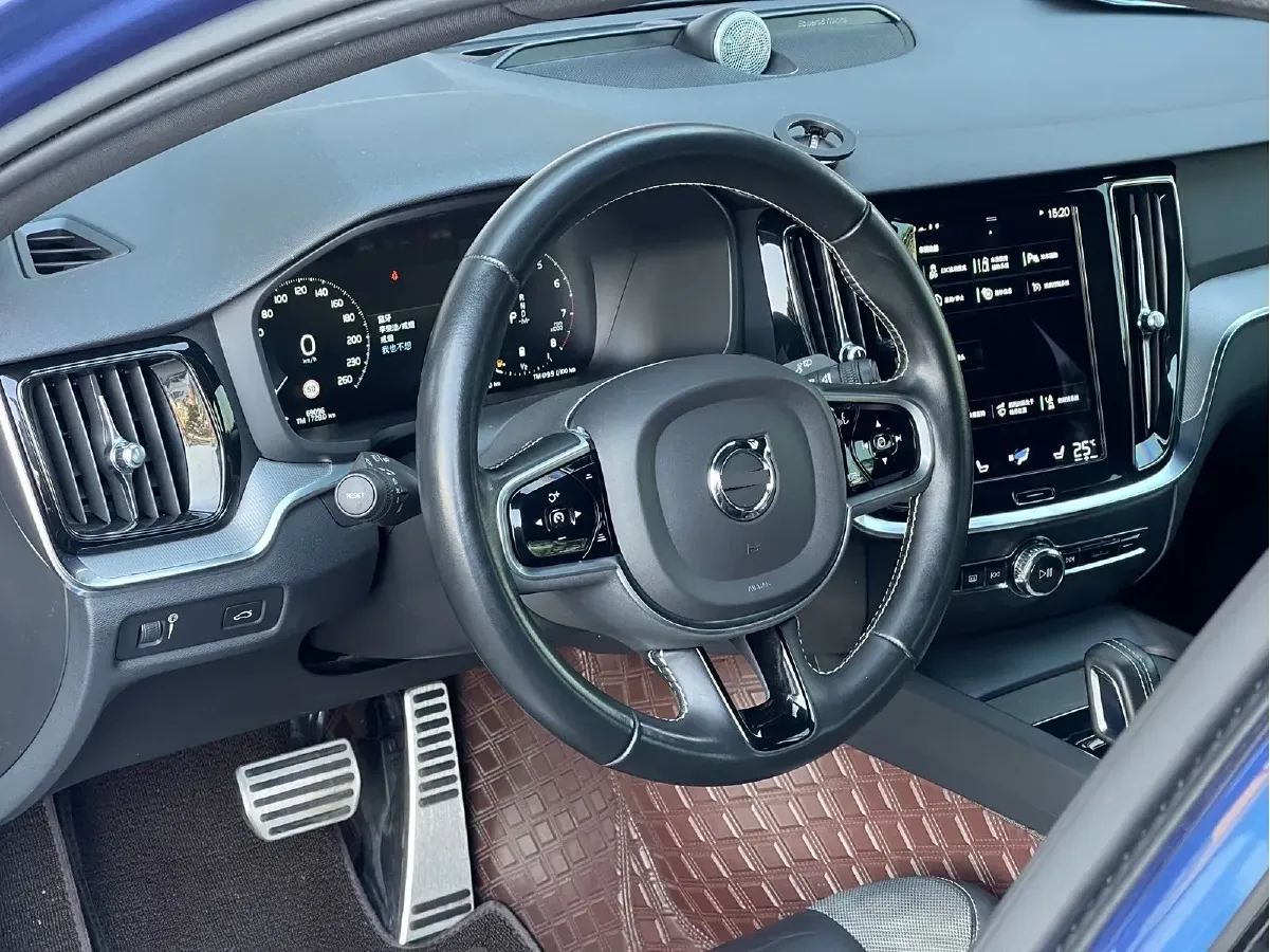 2021 Volvo V60 2.0T 250HP L4 8AT,autocango,china used car exporter,china ev exporter,chinese used car exporter,chinese used ev exporter