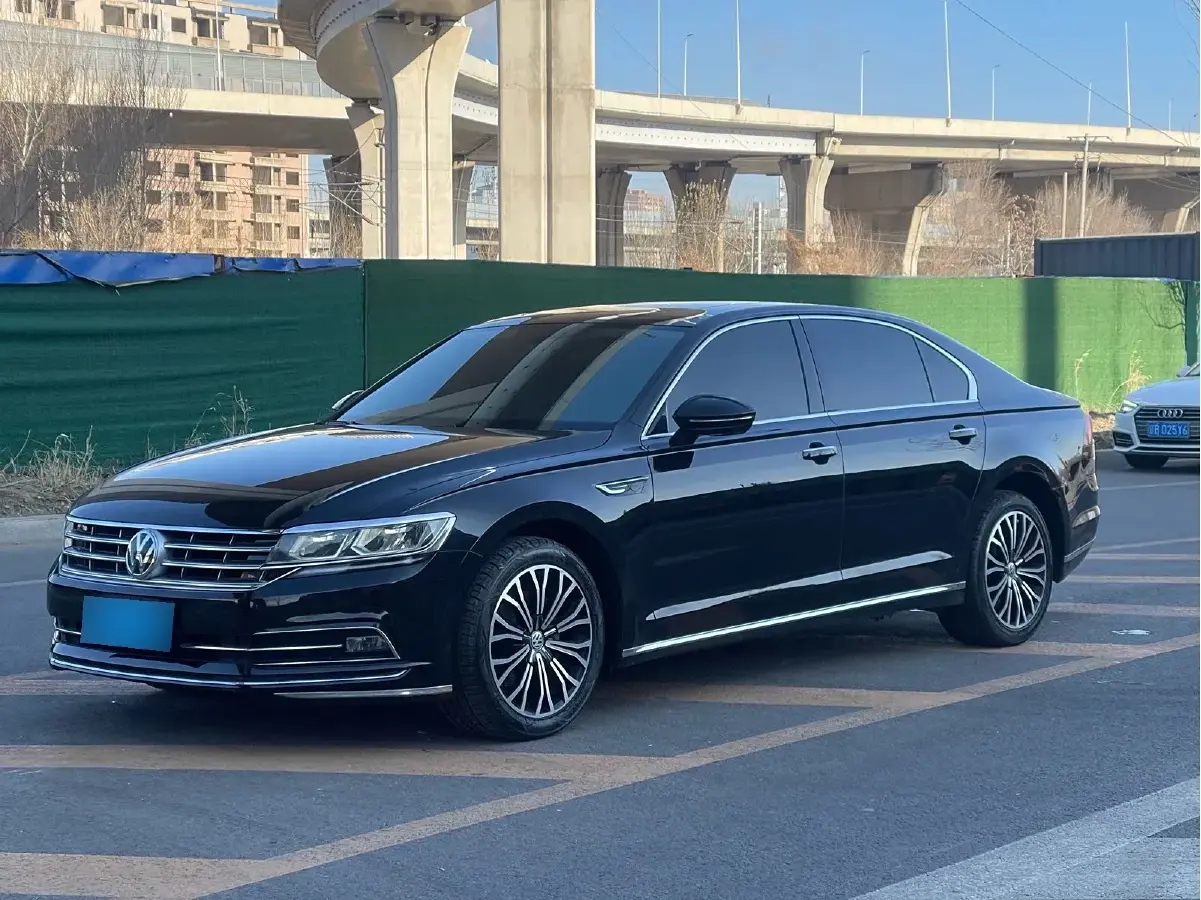 2018 Volkswagen Phideon 2.0T 224HP L4 7DCT