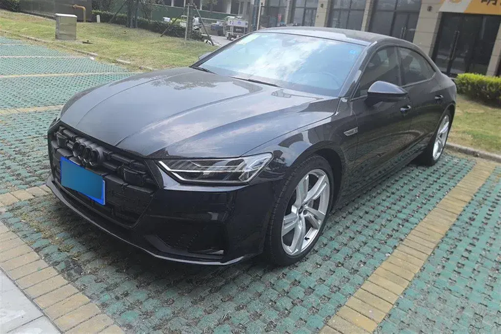 2022 Audi A7L 2.0T 245HP L4 7DCT