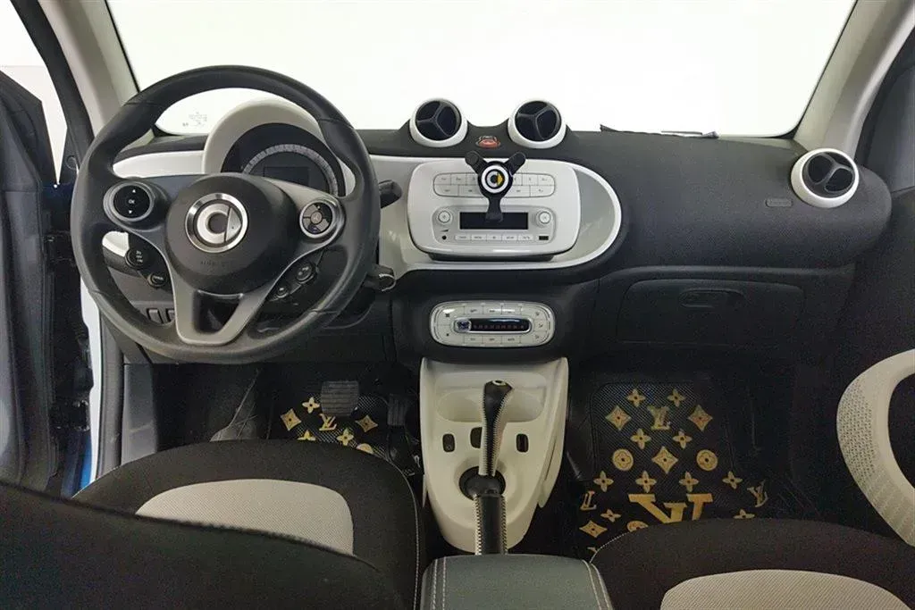 2015 Smart smart fortwo 1.0L 71HP L3 6DCT,autocango,china used car exporter,china ev exporter,chinese used car exporter,chinese used ev exporter