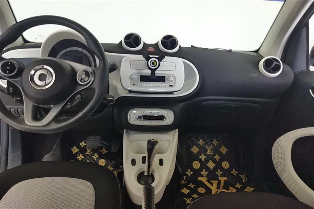 2015 Smart smart fortwo 1.0L 71HP L3 6DCT,autocango,china used car exporter,china ev exporter,chinese used car exporter,chinese used ev exporter