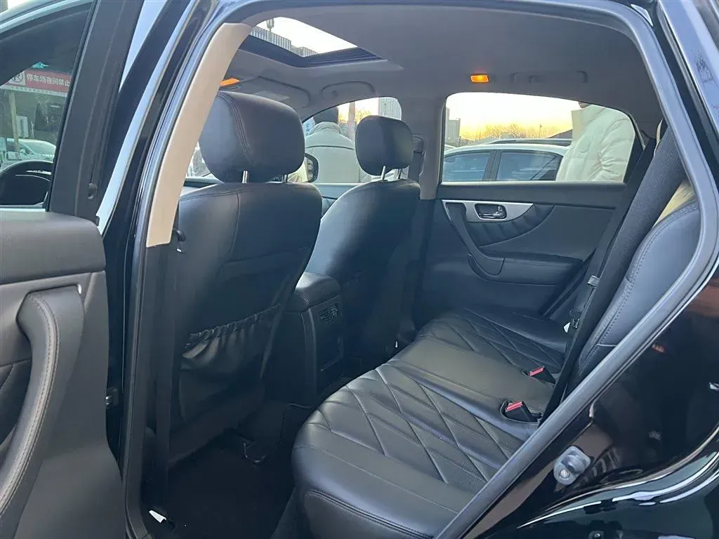 2011 Infiniti FX 3.5L 332HP V6 7AT,autocango,china used car exporter,china ev exporter,chinese used car exporter,chinese used ev exporter