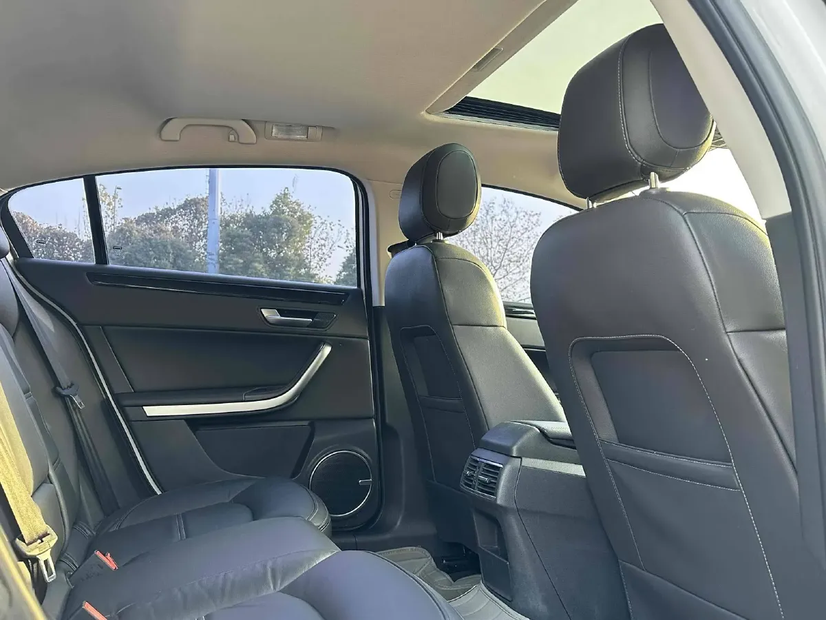 2016 Qoros 3 1.6T 156HP L4 6DCT,autocango,china used car exporter,china ev exporter,chinese used car exporter,chinese used ev exporter