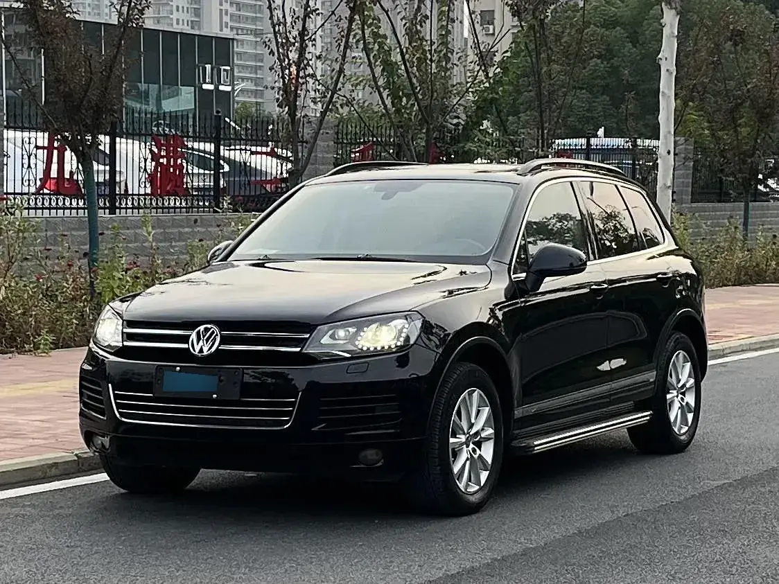 2011 Volkswagen Touareg 3.0T 290HP V6 8AT