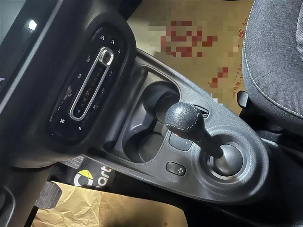 2018 Smart smart forfour 1.0L 71HP L3 6DCT,autocango,china used car exporter,china ev exporter,chinese used car exporter,chinese used ev exporter