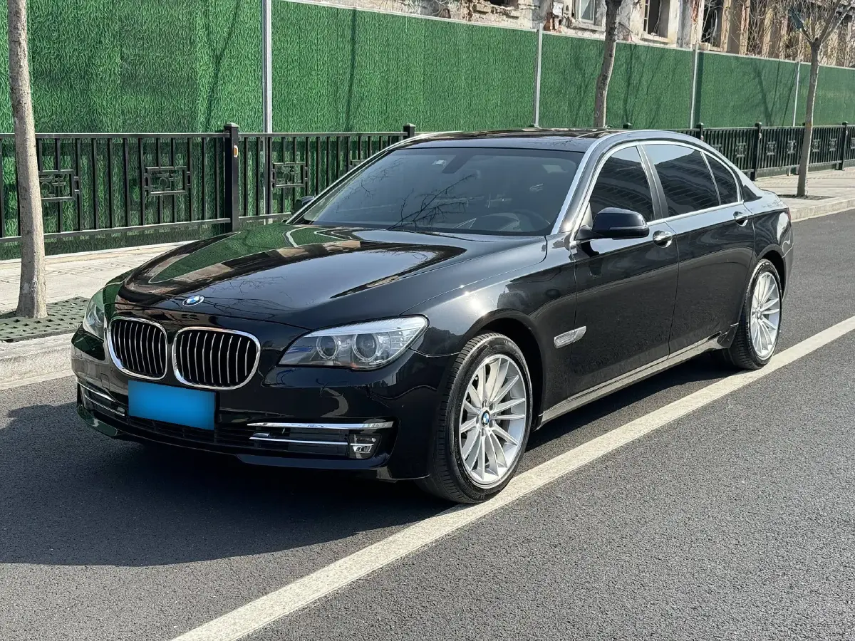 2014 BMW 7 Series 3.0L 258HP L6 8AT