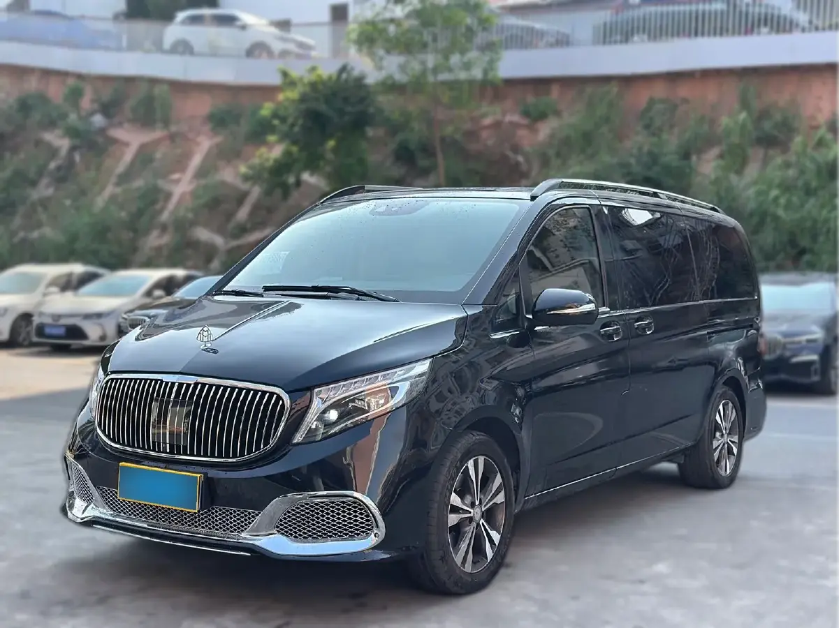 2017 Mercedes-Benz V Class 2.0T 211HP L4 7AT