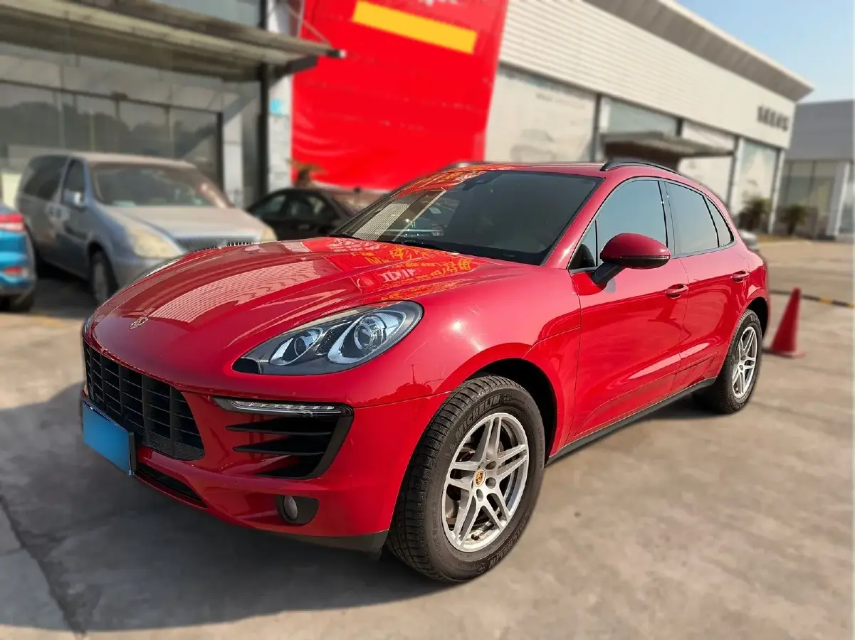 2017 Porsche Macan 2.0T 252HP L4 7DCT