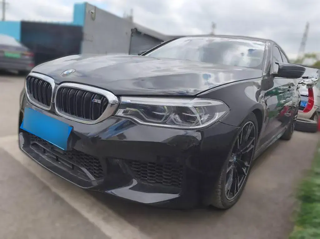 2018 BMW M5 4.4T 600HP V8 8AT